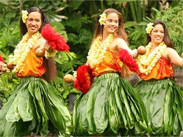 girls-luauscatering